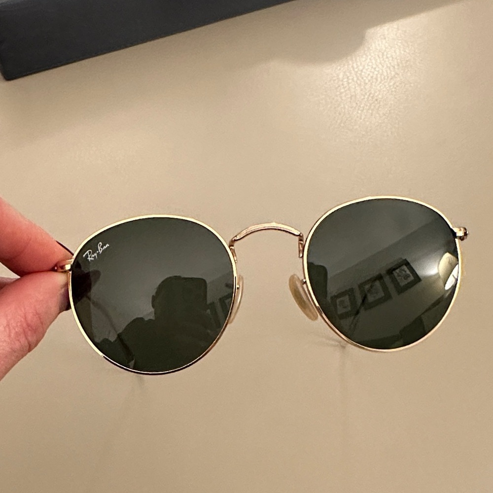 Ray-Ban Gold Frame Sunglasses with Black Lenses - Picture 2 of 6